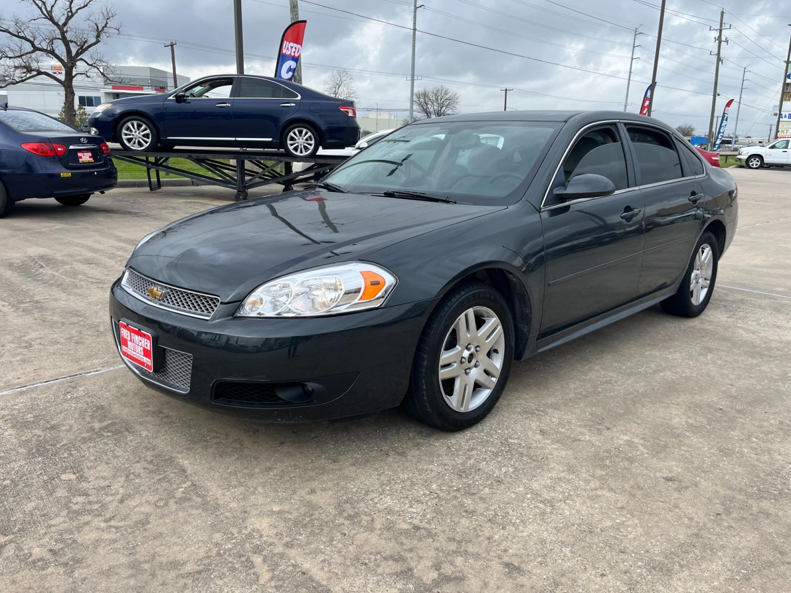 2016 GRAY /gray Chevrolet Impala Limited LT (2G1WB5E32G1) with an 3.6L V6 DOHC 16V FFV engine, 6-Speed Automatic transmission, located at 14700 Tomball Parkway 249, Houston, TX, 77086, (281) 444-2200, 29.928619, -95.504074 - Photo #2